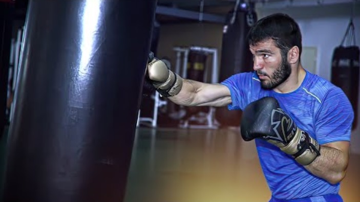 Artur Beterbiev Petinju Asal Rusia Kanada