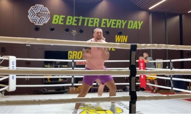Oleksandr Usyk camp