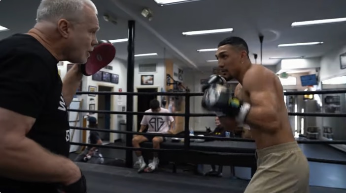 Petinju Kelas Super Lighweight Teofimo López