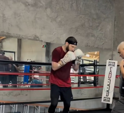 Petinju Bakhram Murtazaliev