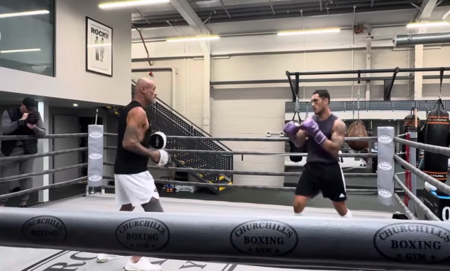 Raja Kelas Cruiserweight Asal Australia