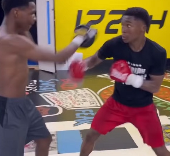 petinju Abdullah Mason