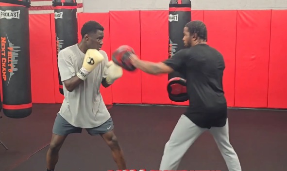 petinju Richardson Hitchins